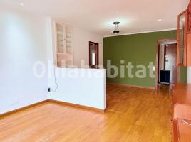 Àtic, 68 m², près de bus et de train, Calle de Santa Creu