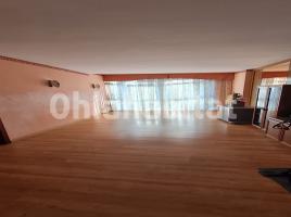 Piso, 87 m², cerca de bus y tren