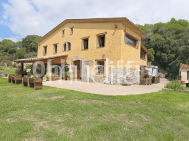 Houses (masia), 587 m², near bus and train, almost new