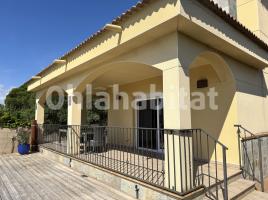 Casa (chalet / torre), 244 m², seminuevo