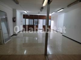 Alquiler local comercial, 150 m², cerca de bus y tren