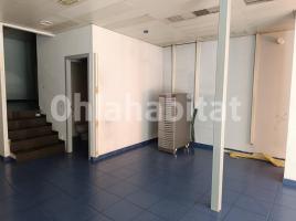 Lloguer local comercial, 99 m², prop de bus i tren, Calle d'Antoni Mampel