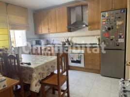  (unifamiliar adossada), 268 m², presque neuf