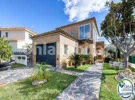 Houses (villa / tower), 244 m², Calle Roma, 20