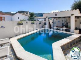 Houses (villa / tower), 244 m², Calle Roma, 20