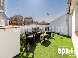 Dúplex, 185 m², cerca de bus y tren
