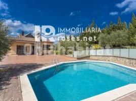 Casa (unifamiliar adossada), 220 m², Zona