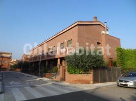 Casa (unifamiliar adosada), 272 m², seminuevo, Zona