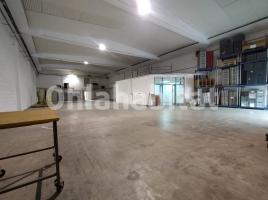 , 880 m²