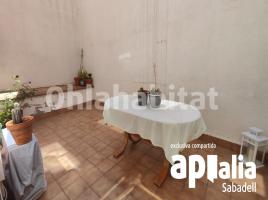 Piso, 90 m², cerca de bus y tren