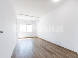 Pis, 79 m², prop de bus i tren