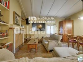 Casa (unifamiliar adossada), 392 m², Zona