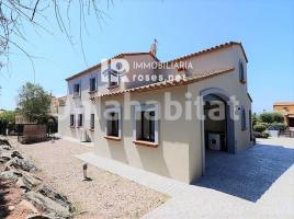 Casa (unifamiliar adosada), 310 m², seminuevo, Zona