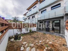 Houses (terraced house), 247 m², near bus and train, Calle de Carrasco i Formiguera, 28