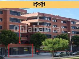 Alquiler local comercial, 58 m², seminuevo, Calle de l'Assemblea de Catalunya, 9