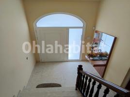 Casa (unifamiliar adosada), 220 m², Calle Josep Serra i Dalmau