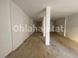 Alquiler local comercial, 95 m², cerca de bus y tren