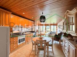 Flat, 82 m², near bus and train