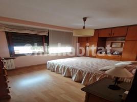  (unifamiliar adossada), 325 m², près de bus et de train, Calle JAUME I, 52