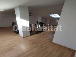Duplex, 180 m², near bus and train, almost new, Calle de Santa Maria
