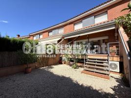 For rent Houses (terraced house), 220 m², near bus and train, almost new