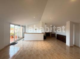 Dúplex, 146 m², près de bus et de train, Calle de Lluís Puigjaner