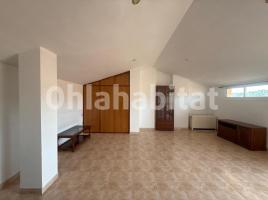 Dúplex, 146 m², près de bus et de train, Calle de Lluís Puigjaner