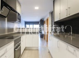 Apartamento, 82 m², cerca de bus y tren, Calle d'Isaac Albéniz