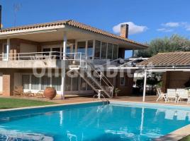  (unifamiliar aïllada), 740 m²