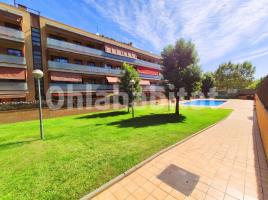Piso, 93 m², cerca de bus y tren, seminuevo