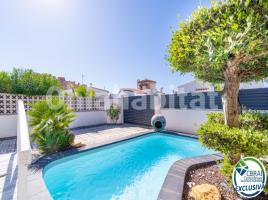 Houses (villa / tower), 94 m², Calle Cap Gros, 23