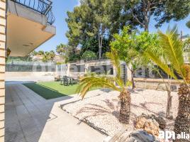  (xalet / torre), 268 m², près de bus et de train, Calle de Salvador Dalí
