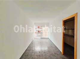 Pis, 94 m², près de bus et de train, Calle de Lumière, 19