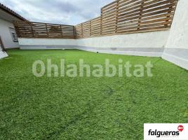 Houses (terraced house), 175 m², near bus and train