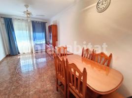 Pis, 61 m², prop de bus i tren, Calle Rosellon