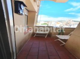 Àtic, 60 m², prop de bus i tren, Calle de Gelabert