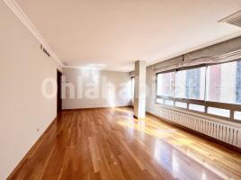 Lloguer pis, 124 m², prop de bus i tren, Calle de Tavern, 3
