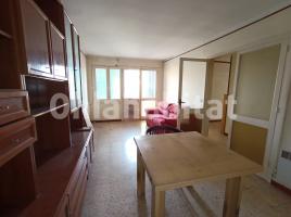 Pis, 80 m², prop de bus i tren, Calle de Lloselles