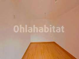 Àtic, 50 m², prop de bus i tren, Calle de la Maladeta, 15