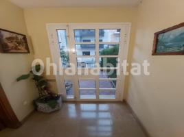 (unifamiliar adossada), 231 m², près de bus et de train