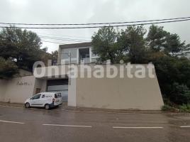 Houses (villa / tower), 404 m², almost new, Calle de l'Eucaliptus
