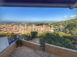 Casa (unifamiliar adosada), 240 m²