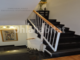  (unifamiliar adossada), 218 m², presque neuf