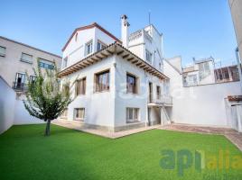 Houses (villa / tower), 228 m², Calle de Santa Magdalena