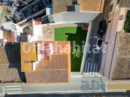 Houses (villa / tower), 228 m², Calle de Santa Magdalena