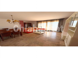 Flat, 111 m², almost new