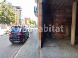 Local comercial, 204 m², cerca de bus y tren, Avenida de Roma, 281