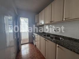 Piso, 77 m², cerca de bus y tren