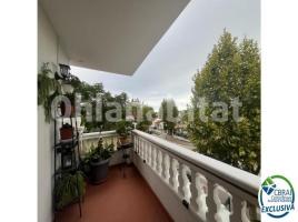 Pis, 84 m², Calle Alberes, 42