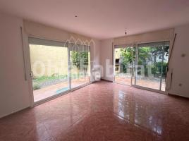 Casa (unifamiliar adossada), 222 m², Zona
